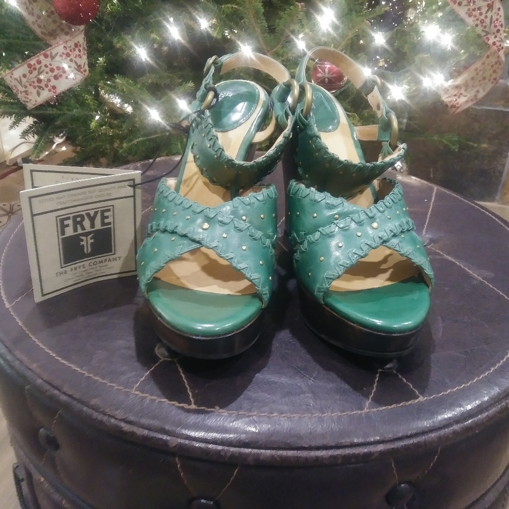 Frye Sage Green Piper X Strap Sandals Sz 10 NWT